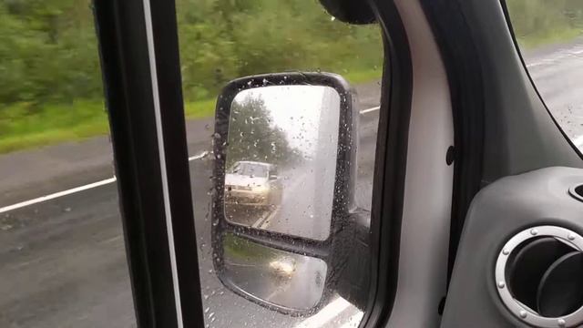 Как помогают грузовые легковым обогнать