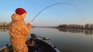 ВОТ ЭТО РЫБАЛКА! ЩУЧЬЕ ЛОГОВО НАЙДЕНО! НА РЫБАЛКУ С ЖЕНОЙ. Ловля щуки и другой рыбы.