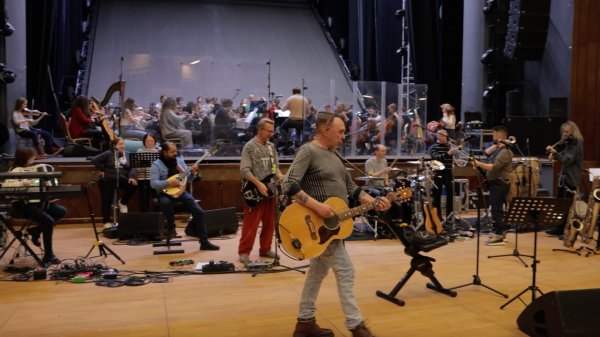 25 ноября 2025, большая репетиция перед концертами в Санкт-Петербурге и Москве. Гарик Сукачев