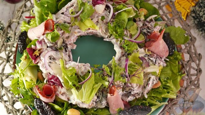 Рождественский венок. САЛАТ С ВЕТЧИНОЙ, ЧЕРНОСЛИВОМ И МИНДАЛЁМ смотреть онлайн