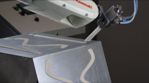 Робот (нанесние клея)