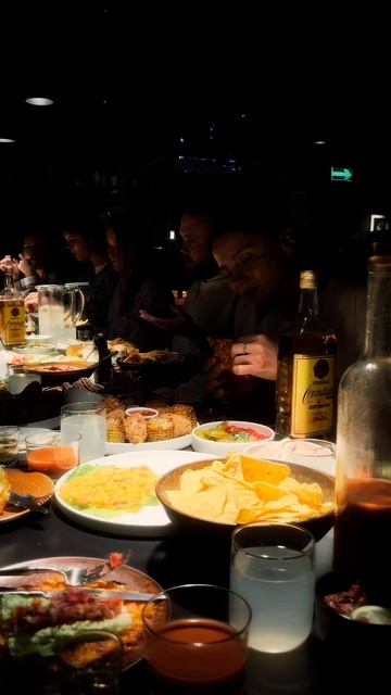 Текила, начос и сладкие чуррос — так прошёл наш мексиканский ужин!