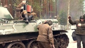 Василий Тёркин. На привале.