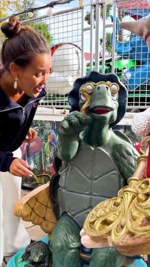 АРИАНУ УКУСИЛИ ЗА РУКУ