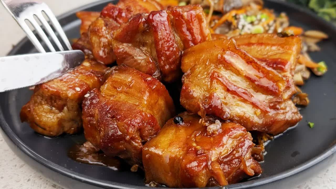 Есть СВИНИНА и ЛУК? Настоящая поджарка из свинины с луком. Такое МЯСО можно ЕСТЬ ГУБАМИ! смотреть онлайн