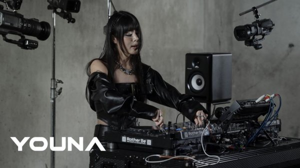 YOUNA - Peak Time / Driving & Melodic Techno DJ Mix 18