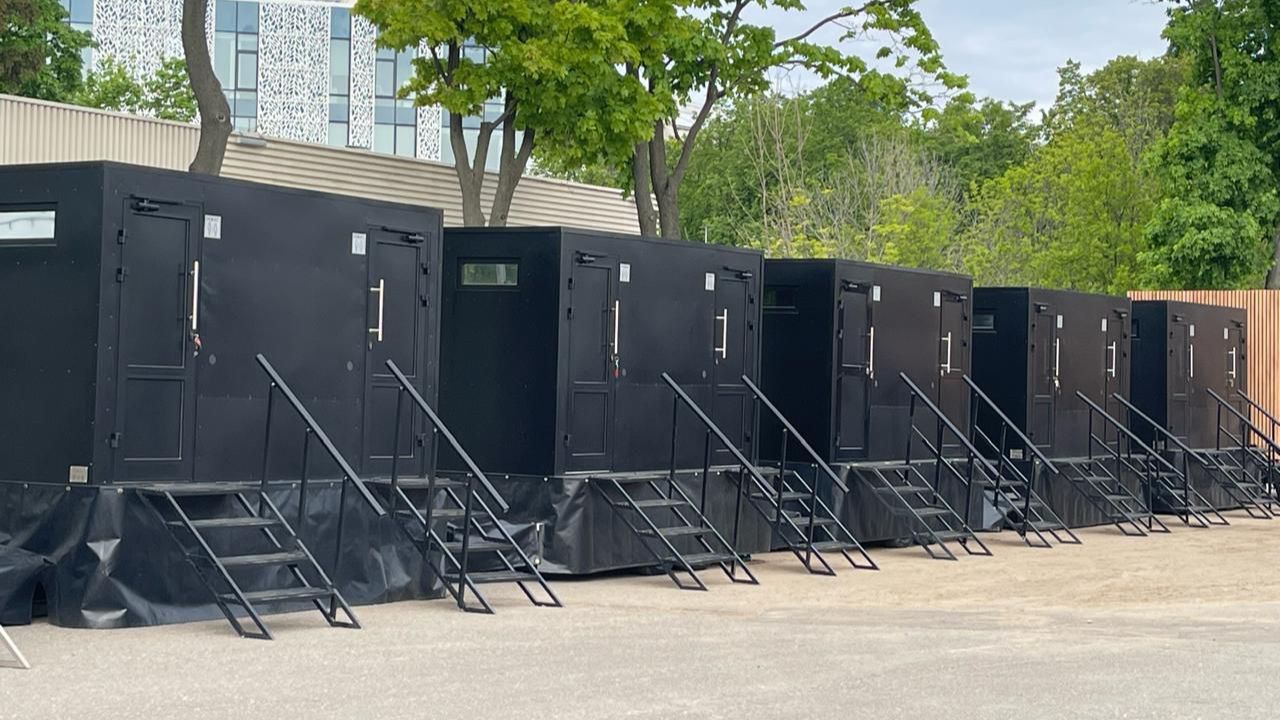 Монтаж туалетных комплексов PROWC для мероприятия