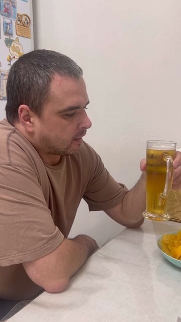 Губит людей не..🍺#семья #прикол #юмор #shorts