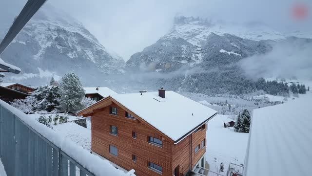 🇨🇭 В Гриндельвальде, Швейцария, Наступила Зима🇨🇭 Жизнь Швейцарской Деревни во время Снегопада❄️ смотреть онлайн