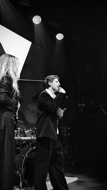 Людмила Соколова & Александр Эгромжан - Это было красиво (Премия ВЫХОД В СВЕТ, Russian Musicbox) смотреть онлайн