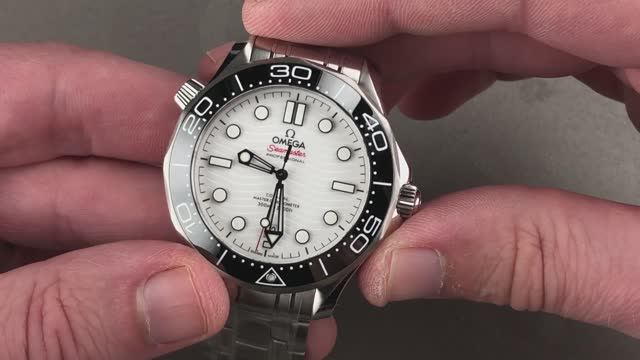 Обзор часов Omega Seamaster Diver 300M с белым керамическим циферблатом 210.30.42.20.04.001 Omega смотреть онлайн