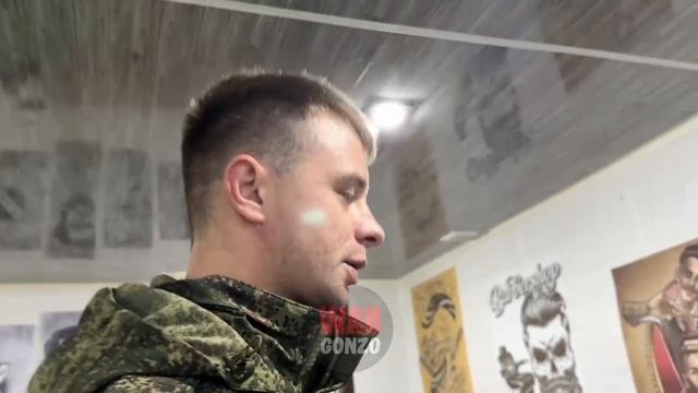 Боец создал барбершоп в блиндаже смотреть онлайн