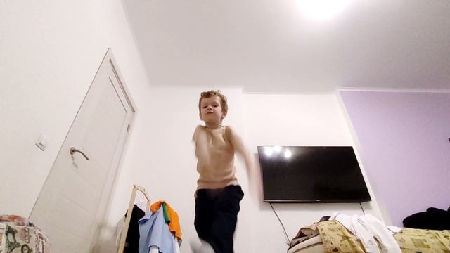 МОЙ 1 КЛИППППППППП!!!!!!!!!!!!!!!!!!!!!! (2+2=4)