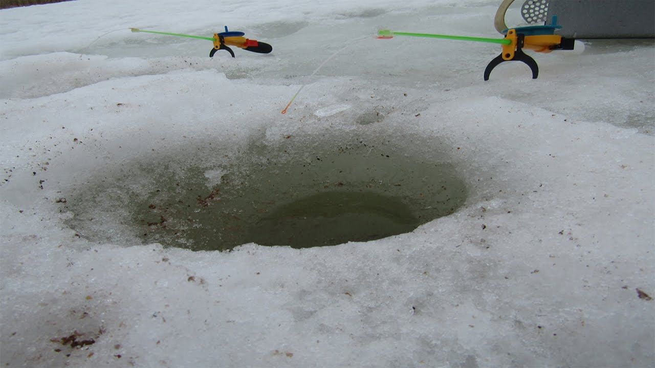 ПЛОТВА НЕ ХОЧЕТ УХОДИТЬ С ТОЧКИ (ПОДВОДНАЯ СЪЁМКА). ЛОВЛЯ ПЛОТВЫ ЗИМОЙ. ЗИМНЯЯ РЫБАЛКА смотреть онлайн