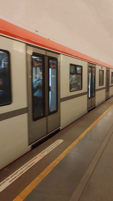 Балтиец на станции Балтийская в Санкт-Петербурге