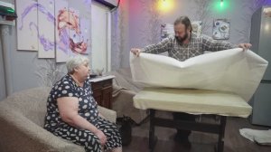 Наш кухонный стол самый чистый Мы каждую неделю меняем на нём старую на новую клеёнку ПОДВАЛ ИЛЬИЧА