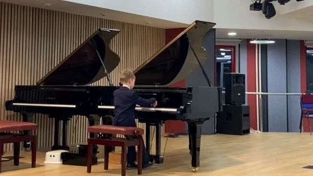 Болезнь куклы. Чайковский. На фортепиано. смотреть онлайн