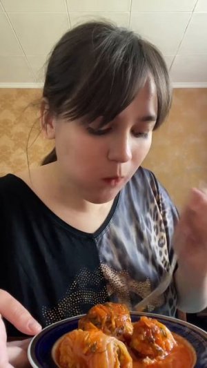 Вкусные голубцы, ем уже второй день, не могу оторваться.