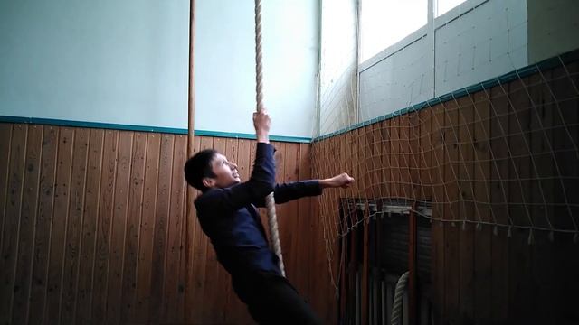 Передний вис 30 секунд, канат на одной руке, выход силой одной рукой смотреть онлайн
