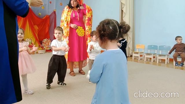 Утренники 'Осень золотая" смотреть онлайн