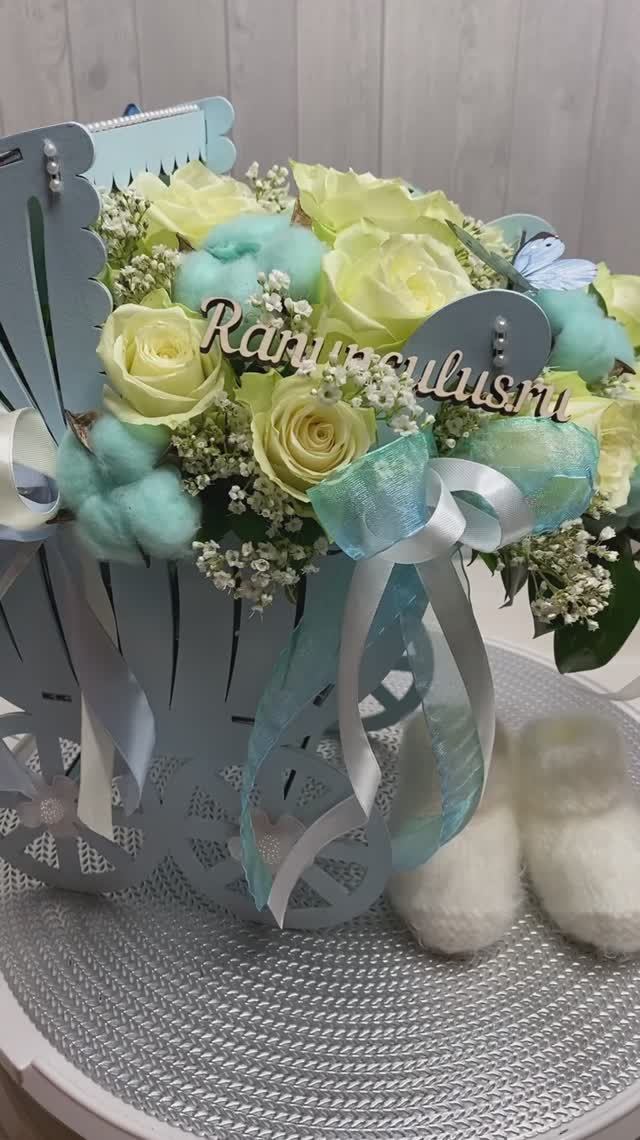 Цветы в деревянной коляске на выписку мальчика смотреть онлайн