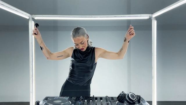 ARi - Metasin Live Series Ep. 013 [Melodic House Progressive House Mix 2025] 4K смотреть онлайн