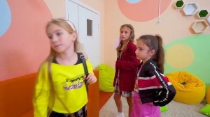 КАМПУС - АМИНА ВЫГНАЛА НОВЕНЬКУЮ из КАМПУСА! ХЕЙТЕР В ШКОЛЕ! КАМИЛЬ УВЛЕКСЯ ОТНОШЕНИЯМИ!