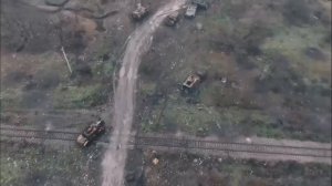 «Дорога смерти» под Мирноградом: кадры массового уничтожения техники ВСУ