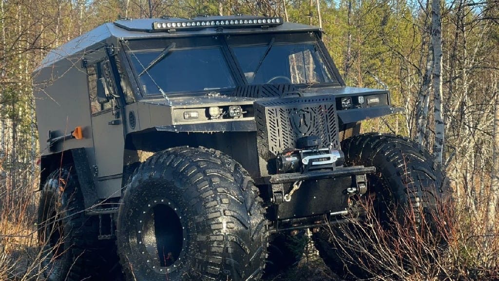 Тест драйв вездехода Финист , по болотной местности . смотреть онлайн