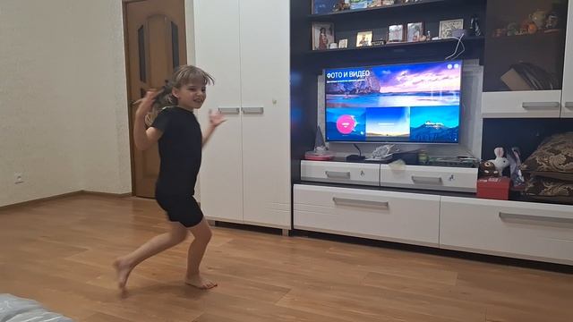 Продолжение танца Руми HuntrX - Takedown