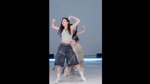 Китаянки танцуют, подборка вертикальных видео.