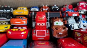 Машинки летают и прыгают! Развивающие мультики Машины помощники. Мультфильмы про машинки