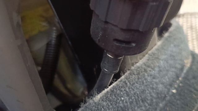 Toyota Haier постоянно светиться лампа пассажира. смотреть онлайн