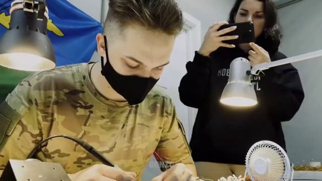 Новый рубеж обороны: защищавший Курск ветеран помогает армии на производстве смотреть онлайн