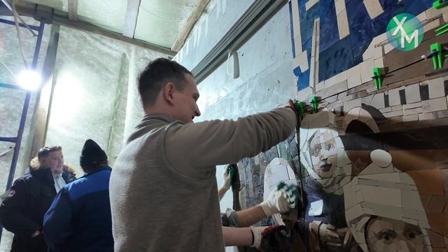 В Ханты-Мансийске продолжается строительство стелы «Город трудовой доблести» смотреть онлайн