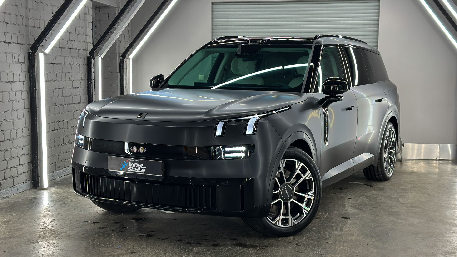 Lynk & Co 900 - бронирование кузова матовой полиуретановой плёнкой и керамическая защита салона смотреть онлайн