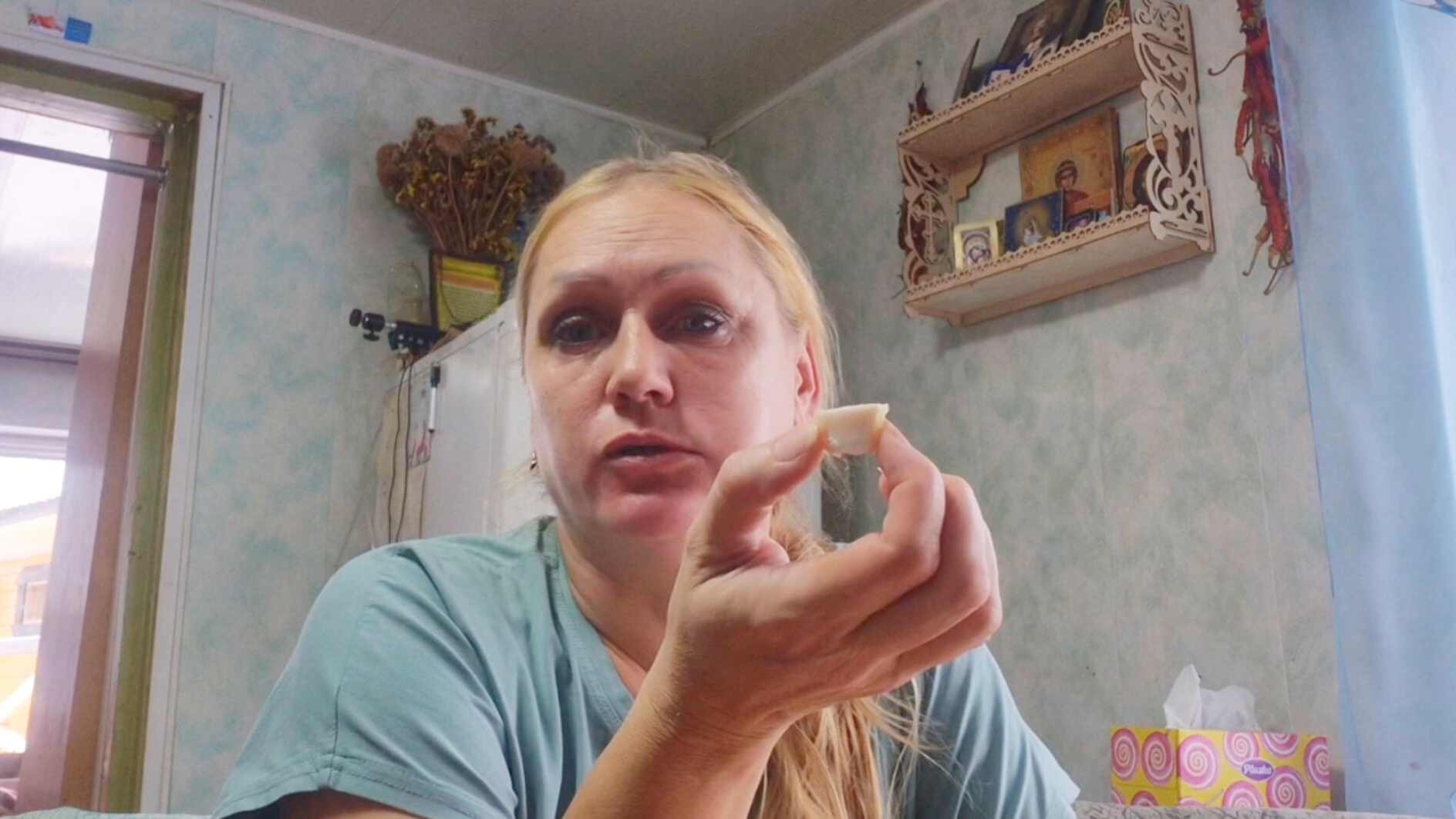 ПРОСТАЯ ЖИЗНЬ в Селе, он меня бесит,Я её встретила смотреть онлайн