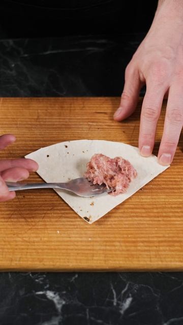 Мясные тортильи с сыром с использованием мясорубки Kitfort КТ-2115