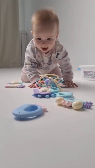 Погремушки игрушки, прорезыватели для развития малышей! Какие выбрать??? #детские #режутсязубы смотреть онлайн