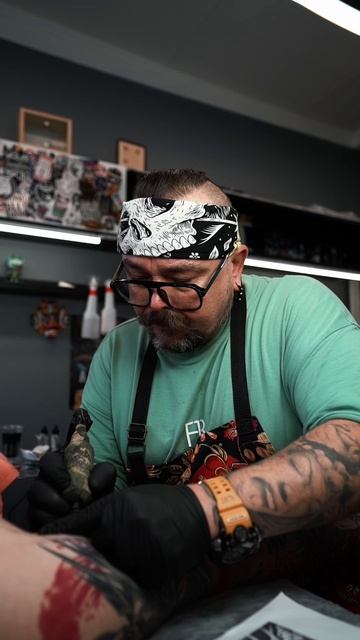 Перекрытие шрамов татуировкой смотреть онлайн