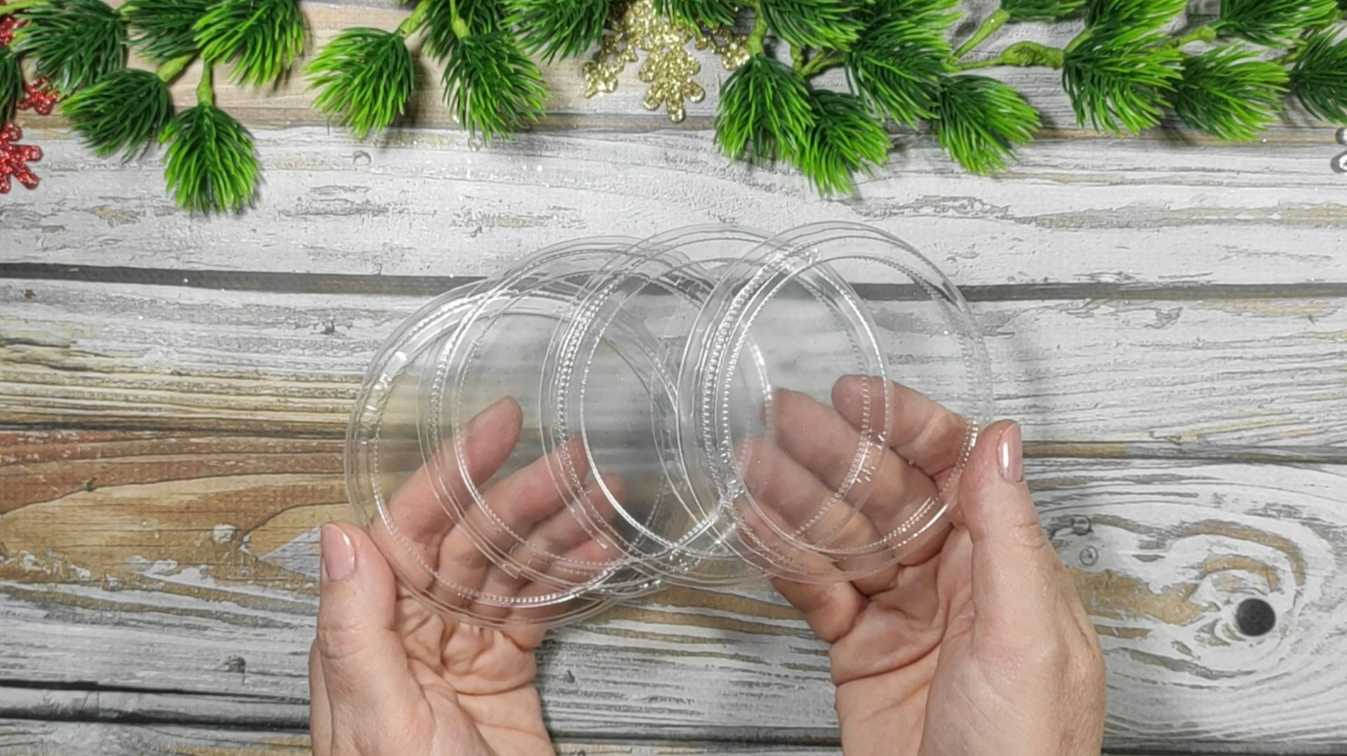 НОВОГОДНИЕ ПОДЕЛКИ с СИМВОЛОМ ГОДА 2026 из крышек, новогодние украшения своими руками, поделки. смотреть онлайн