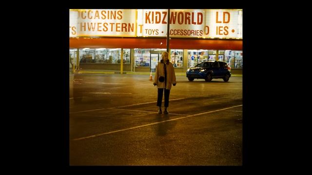 Men I Trust - Show Me How смотреть онлайн