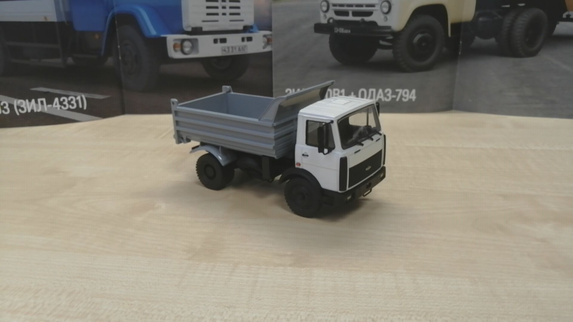 Обзор модели Маз-555102, масштаб 1:43, "Наш автопром".