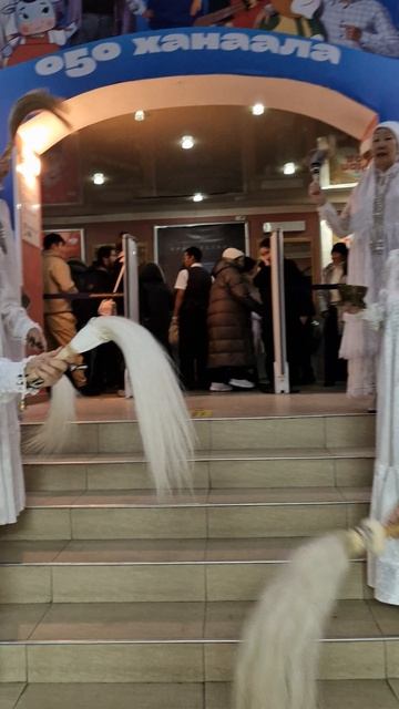 Пришел на пресс-показ нового фильма "Присутствие" в кинотеатре "Лена" 11.11.2025 г. смотреть онлайн