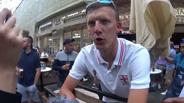 Российская полиция разгоняет пьяных английских футбольных фанатов - 2018 год смотреть онлайн