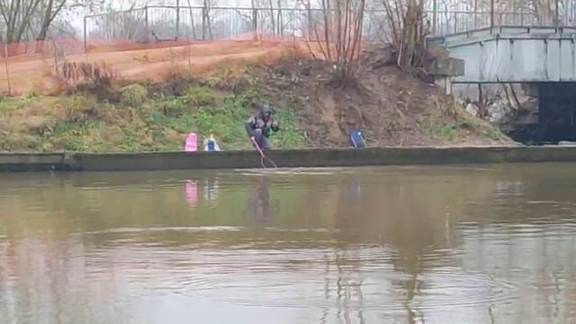 Поимка с дамбы смотреть онлайн