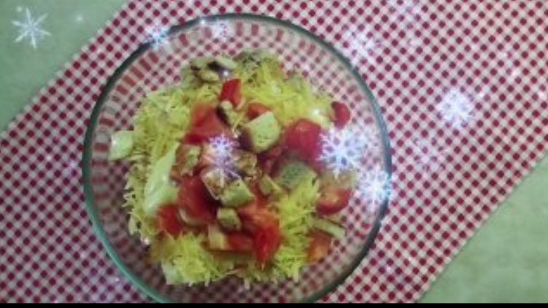 Салат "Цезарь" – лёгкий рецепт на праздничного стола.