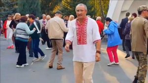 КВІТКА ТОБІ РАССКАЖЕ ТАЙНУ ЗЕЛЕНИХ ГІР ОКТЯБРЬ 2023 ХАРЬКОВ ТАНЦІ В ПАРКЕ УКРАИНА