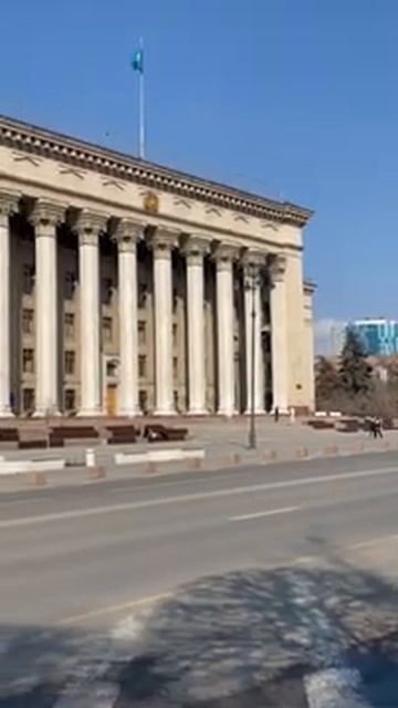 Алматы Старая площадь Улица Толе Би Март 2022 Казахстан Kazakhstan Almaty March 2022 смотреть онлайн