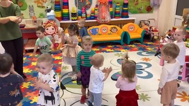 "С днём мамы", Группа №2 "Птенчики" смотреть онлайн